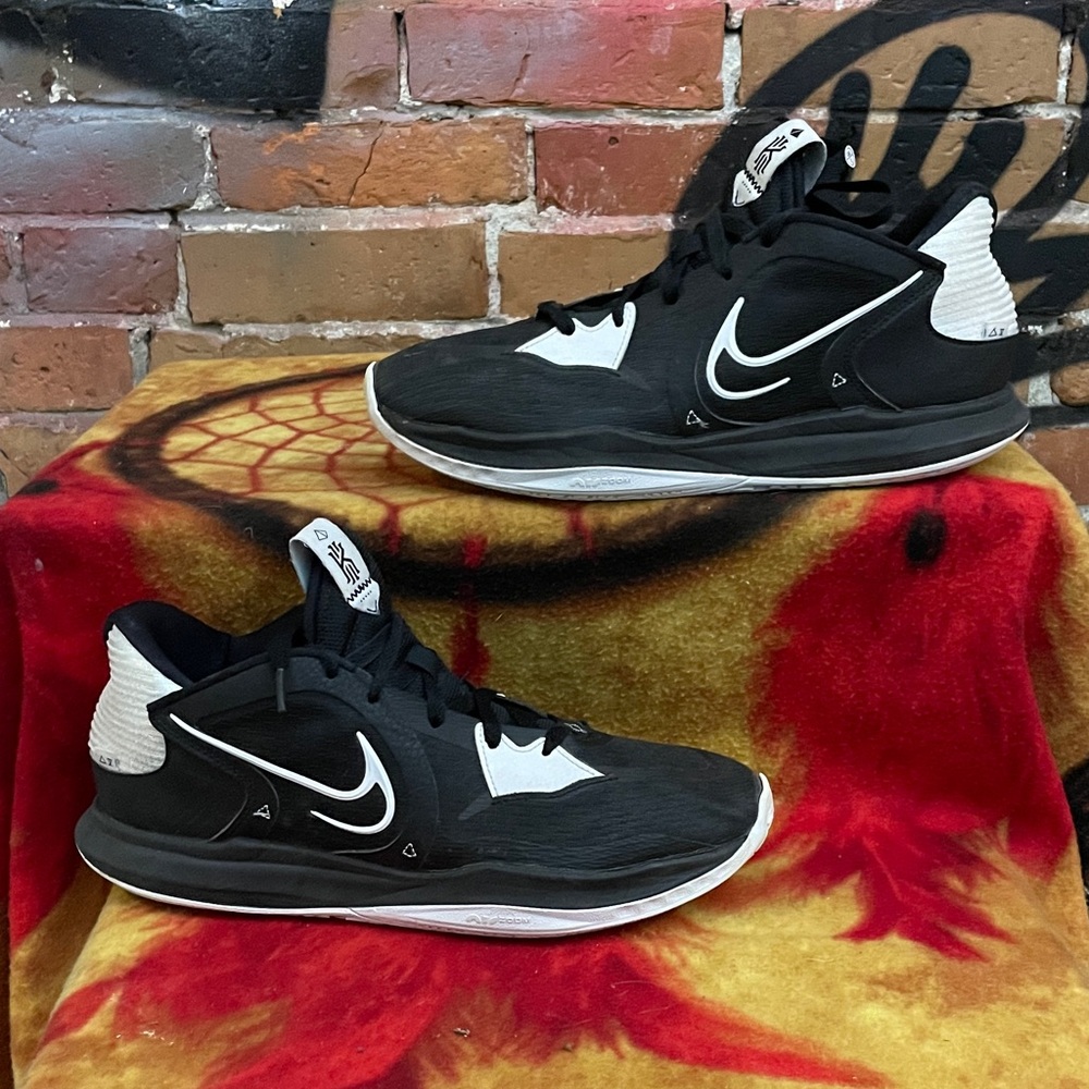 NIKE-men’s 'Black White' KYRIE LOW 5 TB lace up basketball sneaker shoes